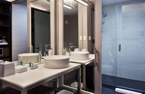 Brickell Hotel | Aloft by Marriott Miami - Brickell