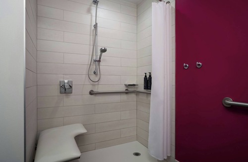Central Sarasota Hotel | Aloft by Marriott Sarasota