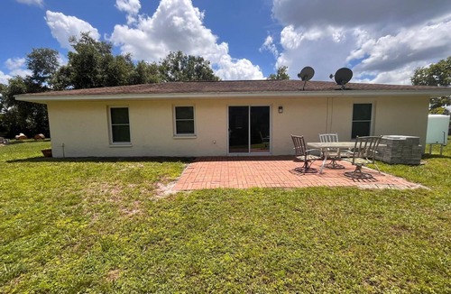 Olga House | Alva Getaway on Canal – Big Yard and Relaxing Vibes