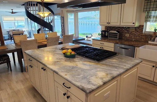 Jensen Beach House | Amazing 5 Bedroom, 3-bathroom Beach house. Bring the whole family and friends.