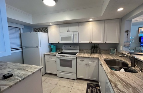 Hutchinson Island South Condo | Amazing Beachfront Condo