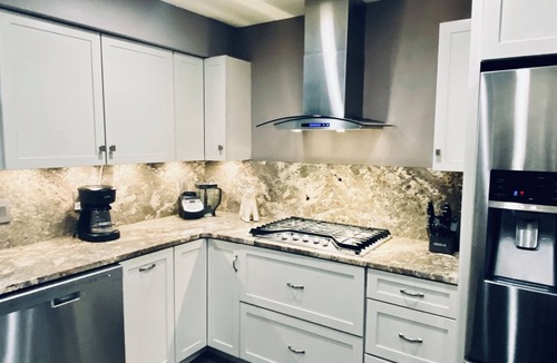Bradenton House | Amazing Home with Private Heated Pool 7 Minutes to Beach!