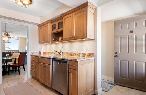 South Pasadena Condo | Amazing Location! Five Minutes from the Beach! Family-Sized Condo