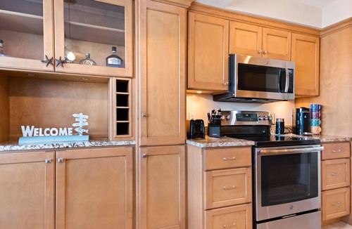 South Pasadena Condo | Amazing Location! Five Minutes from the Beach! Family-Sized Condo