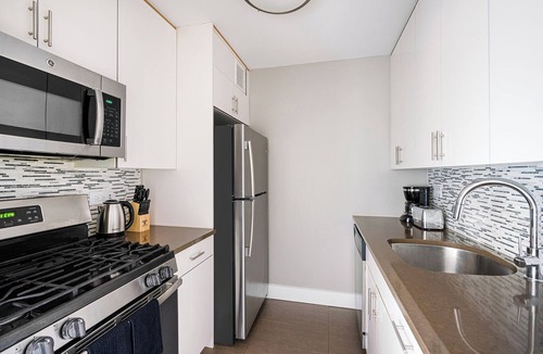Upper East Side Apartment | Amazing UES Luxury 2 Bed w/Gym, Pool,Laundry #6161