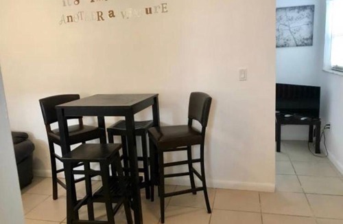 Allapattah House | Amazing West wynwood Guest House