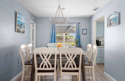 West Bradenton House | AMI Escape in 10 Min! Pool, Spa, Firepit & Game Room – Pet Friendly