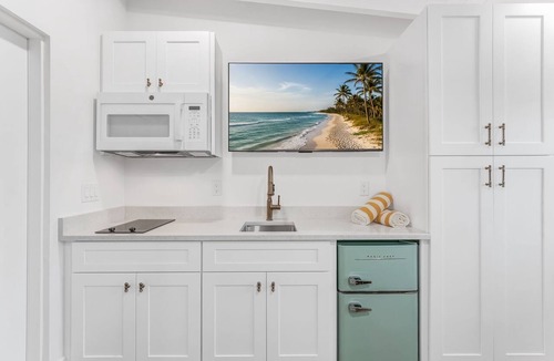 Sanibel Hotel | Anchor Inn & Cottage - King Pondview Room