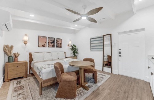 Sanibel Hotel | Anchor Inn & Cottage - King Pondview Room