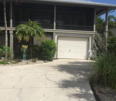 Mid Island House | Anchorage St. Pet-Friendly Vacation Home