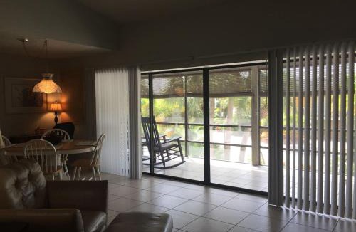 Mid Island House | Anchorage St. Pet-Friendly Vacation Home