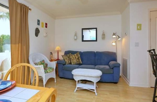 Ilexhurst Apartment | Apartments in Holmes Beach, FL, USA