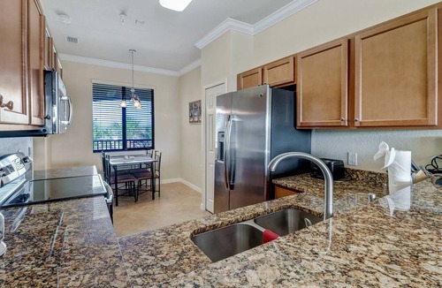 Naples Condo | APRIL 2026 SPECIAL 40% OFF, BEAUTIFUL 2BD 2BA CONDO, LAKE VIEW