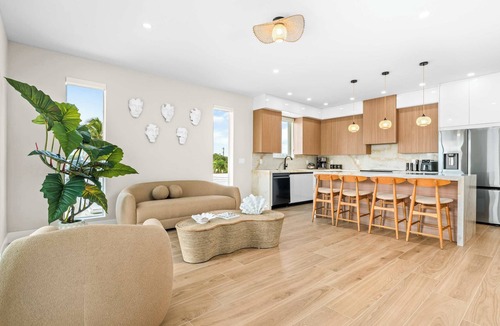 Marathon Villa | Aqua Verde ~ Waterfront Lux Gem ~ Dock ~ Game Room