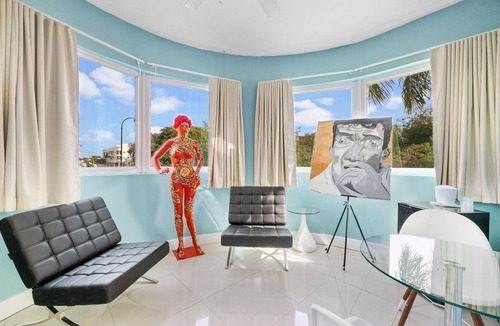 Northeast Miami Hotel | Artists' Suite at the New Yorker Hotel - Park View, Free Parking/Coffee/Bagels!