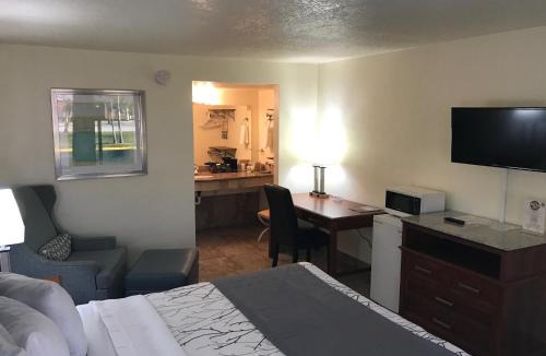 Fort Pierce Hotel | At Home Inn - Fort Pierce
