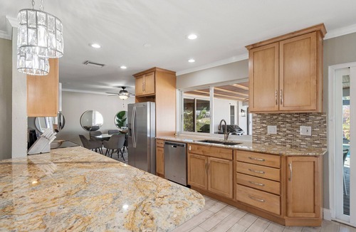 Caloosahatchee House | Back to School Discount! 6 min to Downtown-Heated Pool, Beach Essentials