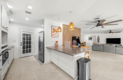 Lake Clarke Shores Villa | Backyard Oasis with Pool & Games