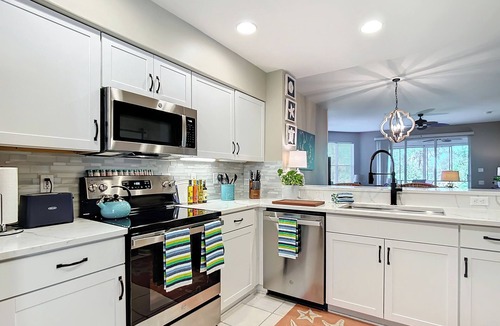 Tropical Cove House | Barefoot Bungalow Retreat. Pool and golf included