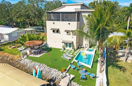 Bonita Springs House | Bay Access Tiki Bar Getaway Pool Spa Sleeps 10