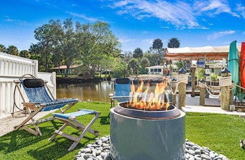 Bonita Springs House | Bay Access Tiki Bar Getaway Pool Spa Sleeps 10