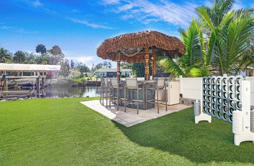 Bonita Springs House | Bay Access Tiki Bar Getaway,Pool,Spa,Sleeps 10