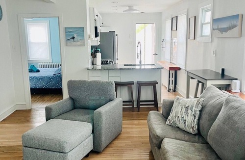 Somers Point House | BAY AND BEACH Relax in this well appointed beach cottage in historic Old Town