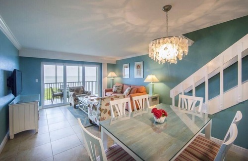 Captiva Resort | Bay Breezes, Close to Beach, Pools & Water Views from Large Screened Balcony