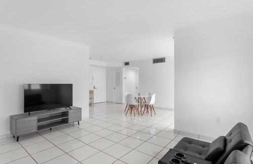 Bay Harbor Islands Apartment | Bay Harbor Sunset Apt 4B