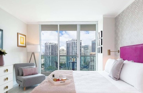 Coconut Grove Apartment | Bay View Studio w/Balcony & 8th-Floor Pool