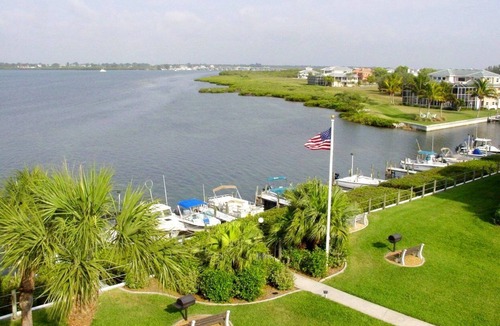 Englewood Condo | Bayfront Beauty on Manasota Key