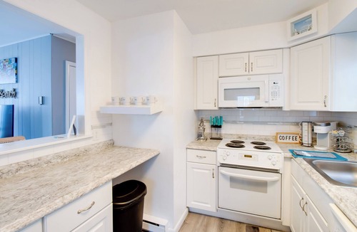 Brigantine House | Bayfront Brigantine Escape w/Porch & Bay Views!