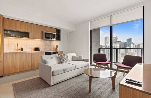 Downtown Miami Apartment | Bayside Breeze, Downtown Luxury Tower, Pool, Gym