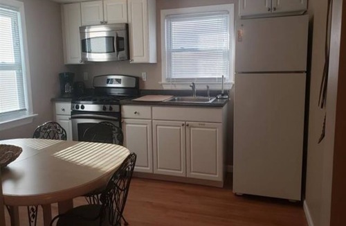 Wildwood Apartment | Beach and Boardwalk 1.5 blocks. Lots of room w/plaza and private porch.
