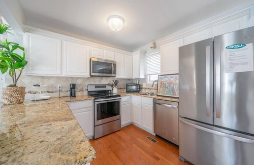 Sea Isle City House | Beach Block and within walking distance to restaurants, shopping, and more!