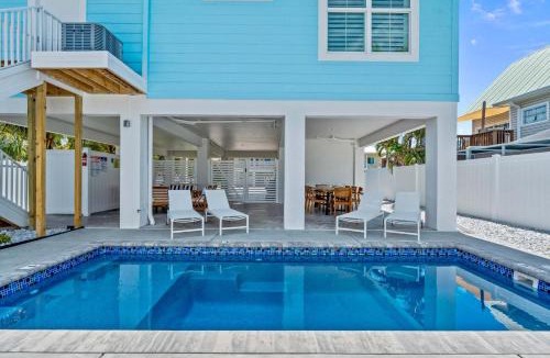 Hills T P House | Beach Bound - 2025 Luxury Build - Walk to Beach & Town