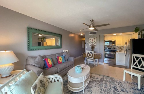 Marco Island Condo | Beach Club 412: 1 Bedroom Condo w/private beach access