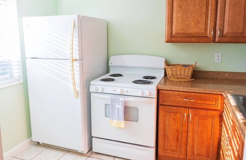 Vero Beach Apartment | Beach Cottage 1/4 Block to Beach! New to market! Available Now for Jan 2024!