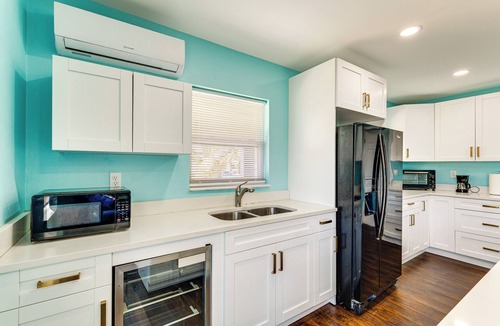 Harlem Heights Cottage | Beach Days & Backyard Nights! Fort Myers Retreat