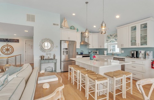 North End House | Beach Days Made Easy Luxury Coastal Elevator Linens Bikes Walk 2 Beach