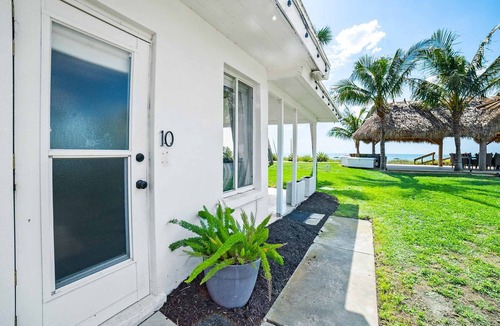 Nokomis House | Beach Front Two Bedroom Bungalow - 10