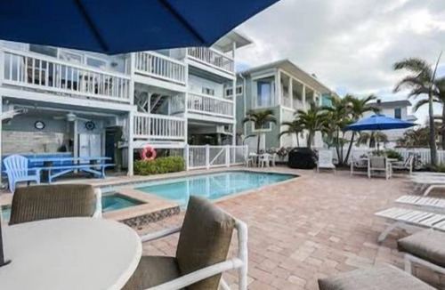 Indian Rocks Beach House | Beach Front Cozy Bungalow just 20 steps from the beach
