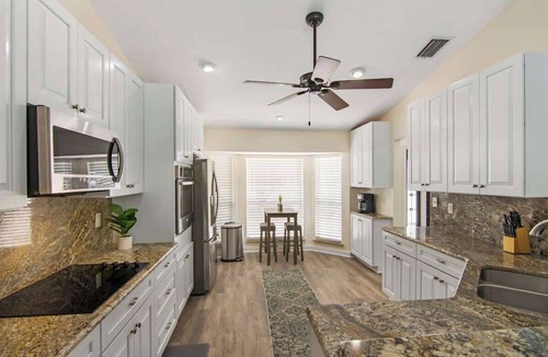 Sebastian Highlands House | Beach Getaway - Private Heated Pool & 2 King Beds
