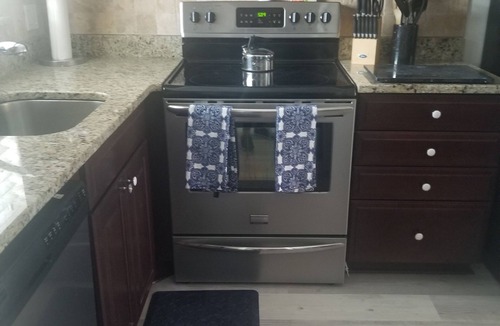 Central Naples Condo | Beach, Golf and So Much More!