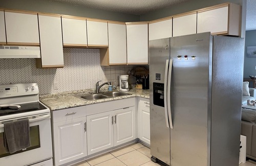 Jensen Beach Cottage | Beach Haven - prime location from beaches and downtowns