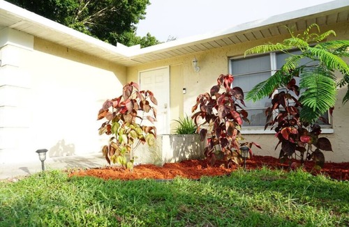 Naples Park House | Beach Home with Pool 1 mile from Beach!