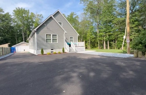 Villas House | Beach House By The Bay, 9 Car Parking, Linen Included
