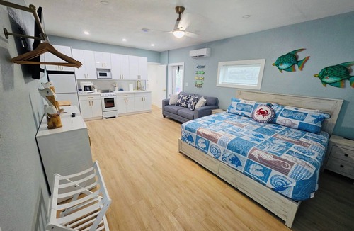 Melbourne Beach Apartment | Beach House: Fisherman's Gem- 1st Floor Full kitchen, King bed and sofa sleeper
