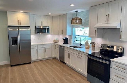 Redington Beach House | Beach Life by the Gulf- Charming & Fully Equipped!