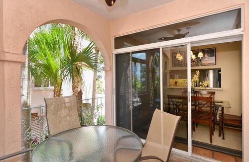Siesta Key Village Villa | Beach Please